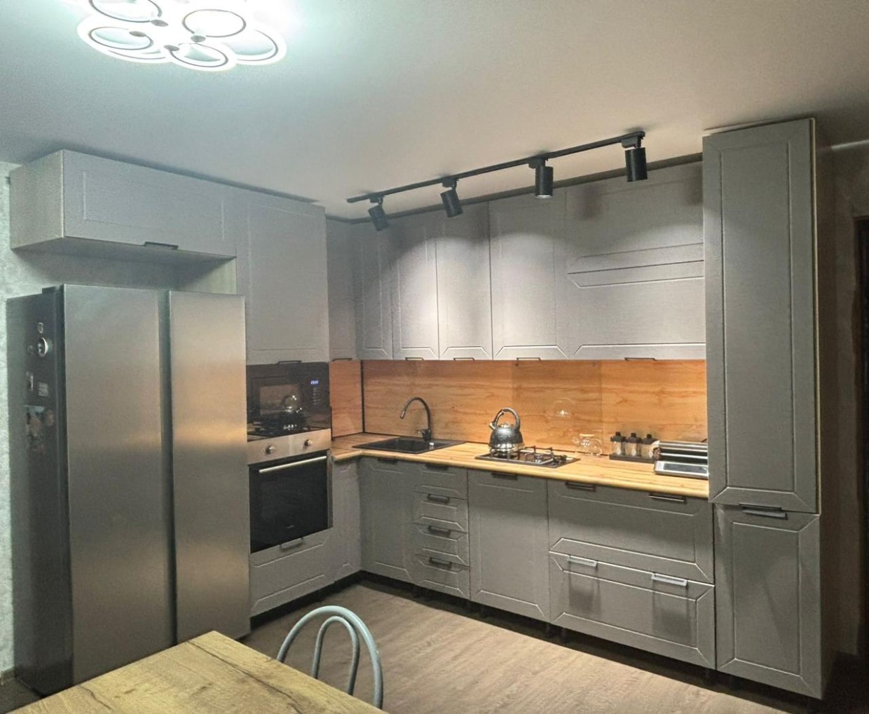 Кухонный гарнитур на заказ "Ривьера"